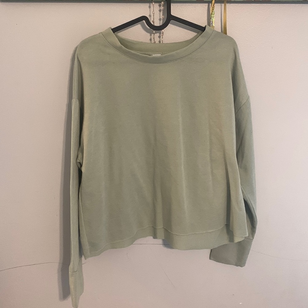 NWOT lightweight sweatshirt